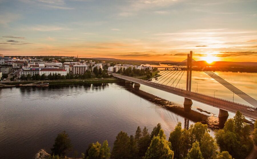 Rovaniemi: Midnight Sun Photography Tour - How the small group changes the experience