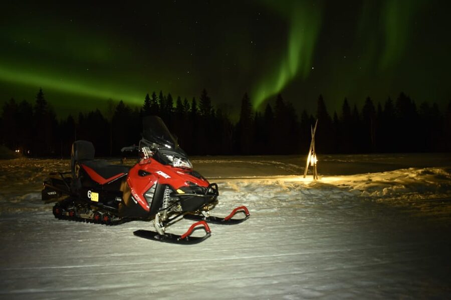 Rovaniemi: Night Snowmobile Tour - The campfire stop and Arctic stories