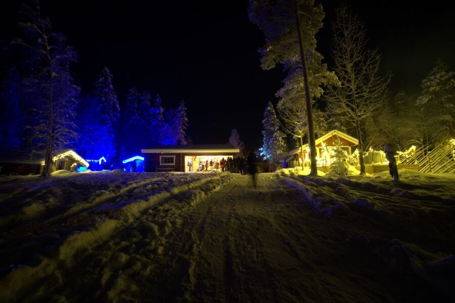 Rovaniemi: Northern Lights Hunting in Lappish old cottage - Leaving Rovaniemi for a darker sky