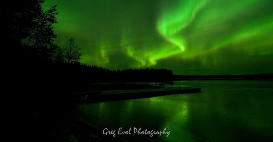 Rovaniemi: Northern Lights Hunting in Lappish old cottage - Who will enjoy this cottage-based aurora hunt