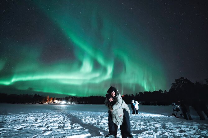 Rovaniemi: Northern Lights Pro Guaranteed - Unlimited Distance - Frozen lakes, quiet roads, and the best viewing stops