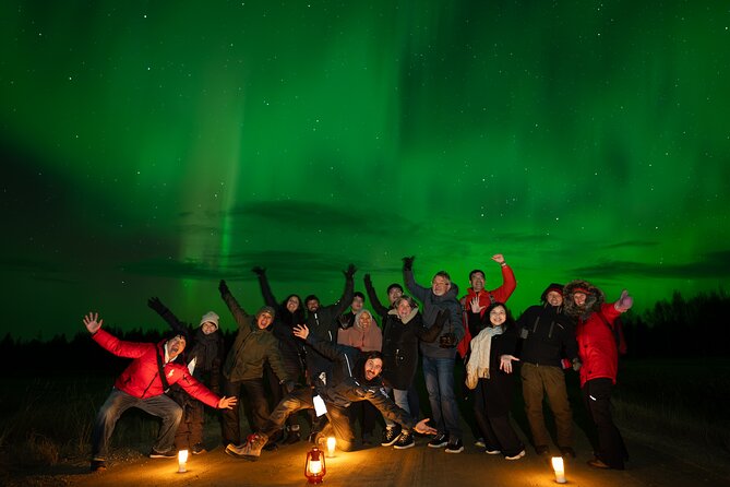 Rovaniemi: Northern Lights Small Group Money-Back Guarantee - A warm van and a small group make the miles easier