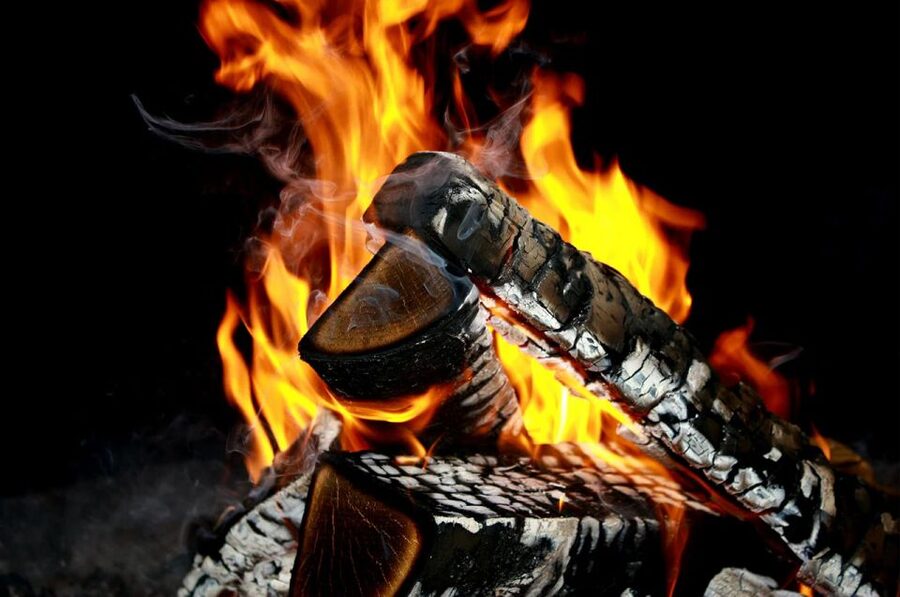 Rovaniemi: Northern Lights Snowmobile Hunt - Warm clothing, hot juice, and the waiting period