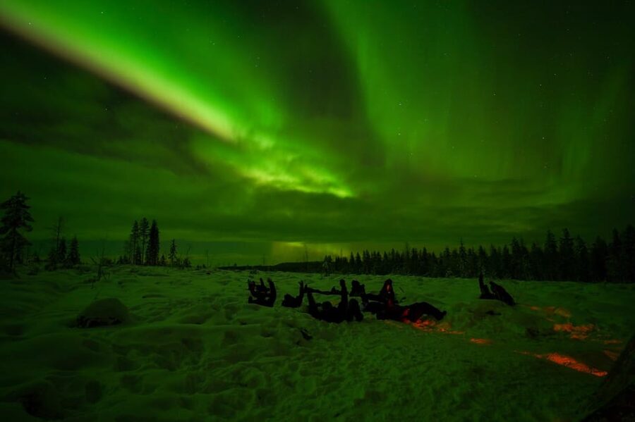Rovaniemi: Northern Lights Tour at the Campfire - Leaving Rovaniemi for a darker sky