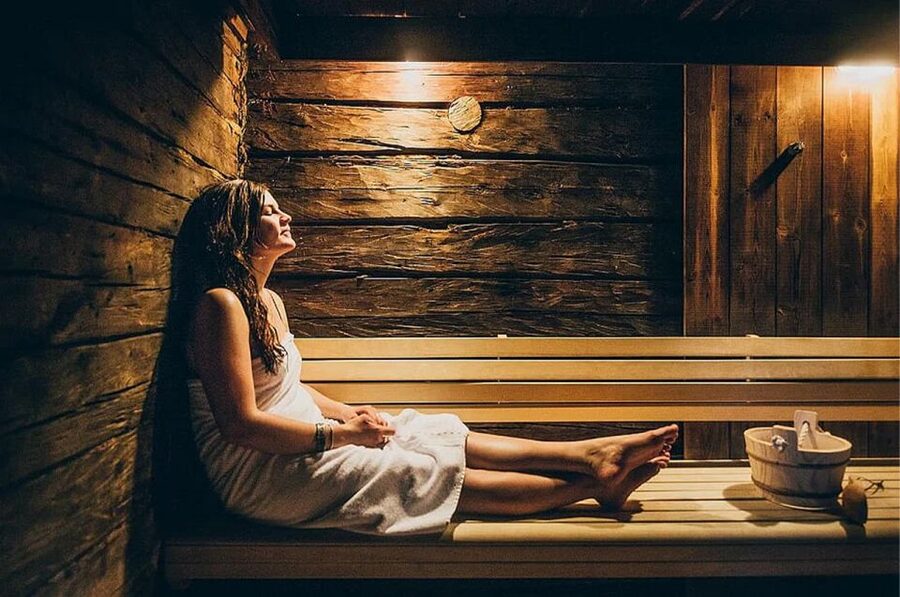 Rovaniemi: Northern Lights Trip with Arctic Sauna & Jacuzzi - The frozen-lake swim