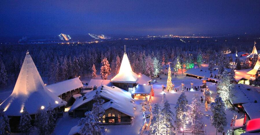 Rovaniemi: Santa Claus Village Visit with Hotel Pickup - What to wear in Rovaniemi