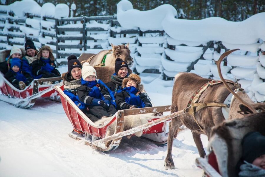 Rovaniemi: Santa’s Village & Snowmobiling to Reindeer Farm - Lunch gives you a warm reset