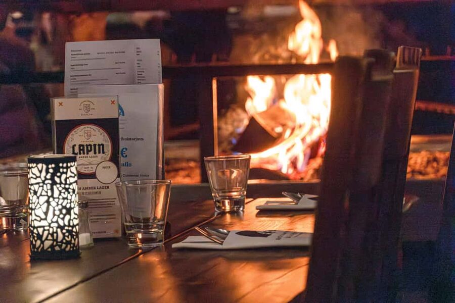Rovaniemi: Snow Hotel Tour and Ice Restaurant Dinner - Ice chairs, warm food, and what to wear