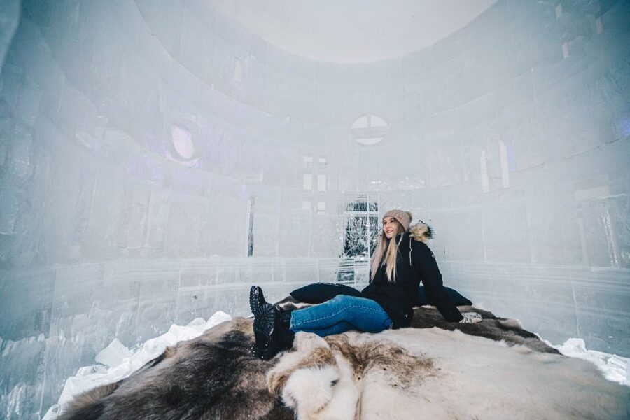 Rovaniemi: Snow Hotel Tour with Food by the Fire - Open-fire dinner in a warm Kota restaurant
