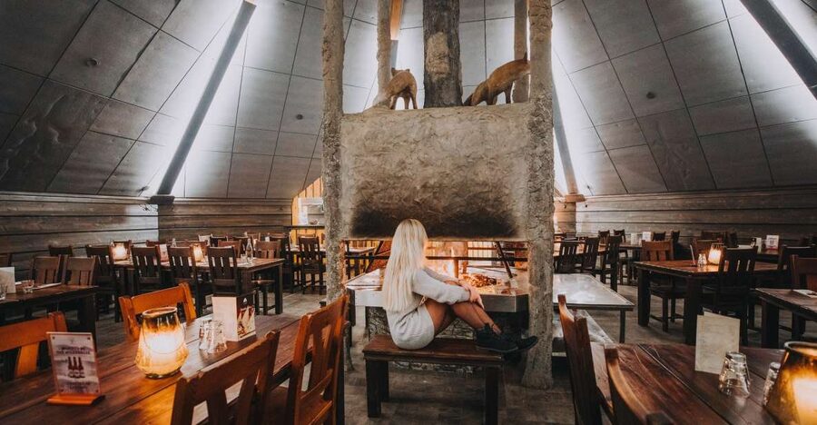 Rovaniemi: Snow Hotel Tour with Food by the Fire - Time after dinner, sledding, and the northern lights