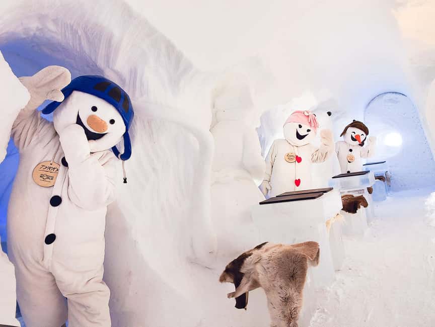 Rovaniemi: Snowman World Entrance Ticket - Ice Skating on a Small Rink
