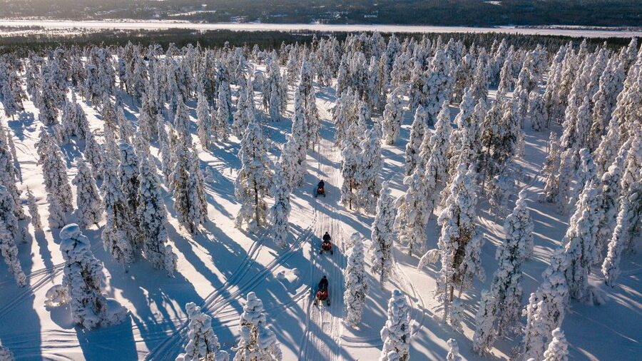 Rovaniemi: Snowmobile Adventure Tour for Adults Only - Frozen Lakes and the Faster Section