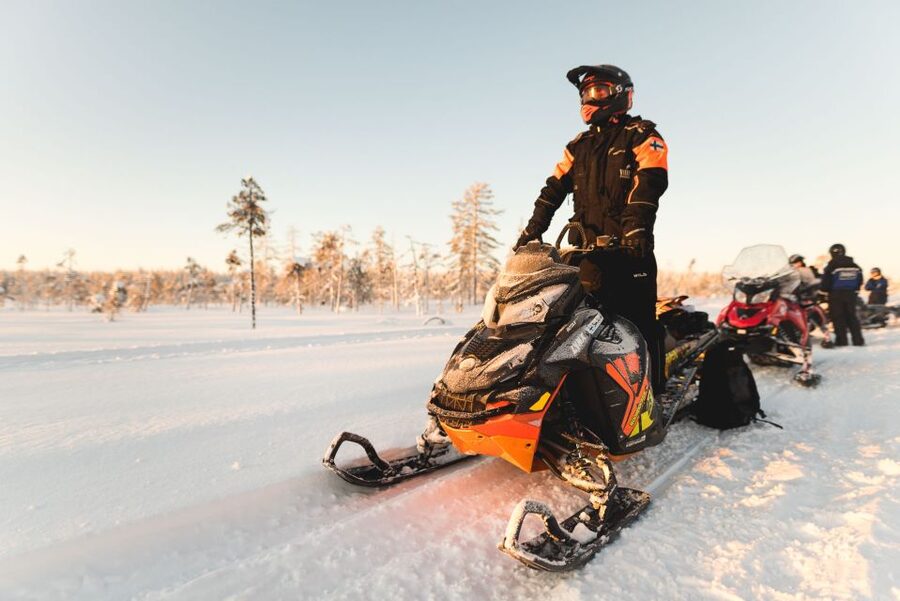 Rovaniemi: Snowmobile Adventure Tour for Adults Only - How the Guides Handle Safety