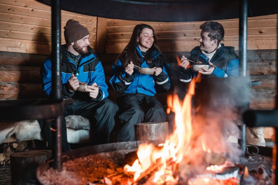 Rovaniemi: Snowmobile and Ice Fishing Adventure with Lunch - Three hours through forests, rivers, and frozen lakes