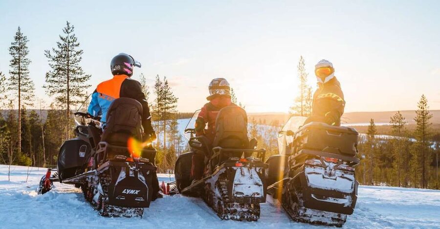 Rovaniemi: Snowmobile Safari Adventure - Sharing one snowmobile with another adult