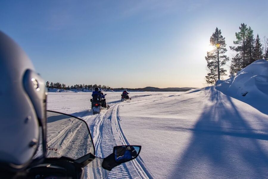 Rovaniemi: Snowmobile Safari Adventure - Learning the controls before the forest