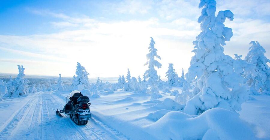 Rovaniemi: Snowmobile Safari in the Arctic Circle - Suiting Up for Lapland’s Cold