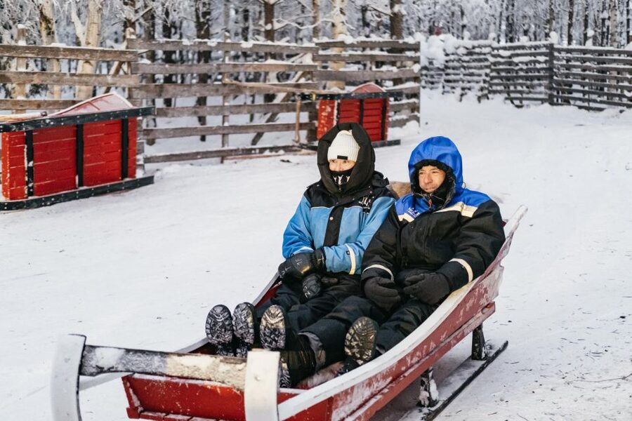 Rovaniemi: Snowmobile Safari, Reindeer & Husky Sleigh Ride - Warm drinks, cookies, and the human touch