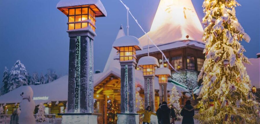 Rovaniemi: Tour to Santa Claus Village with Hotel Transfer - Crossing the Arctic Circle line