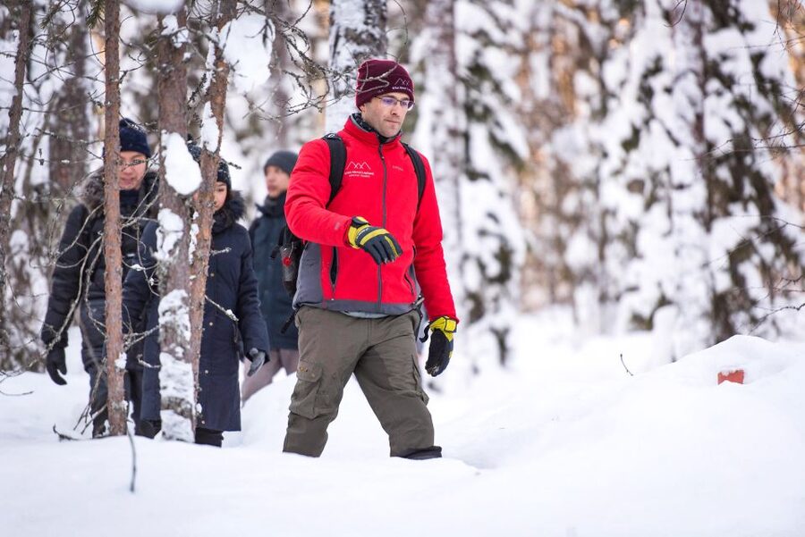 Rovaniemi: Winter Wilderness Snowshoeing Trip - How the guides shape the experience