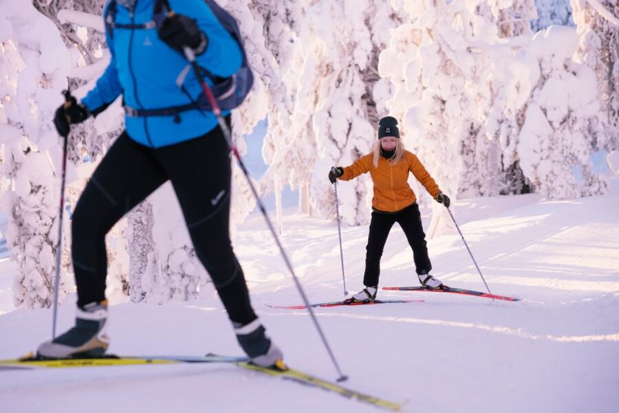 Ruka: Cross-country skiing - Collecting skis, shoes, and poles at Ruka Safaris
