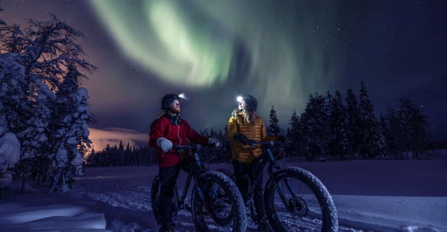 Ruka: Guided fatbike safari - The fire stop and grilled sausages