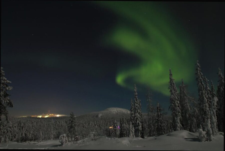 Ruka: Searching for the northern lights with snowshoes - Learning to walk on snowshoes