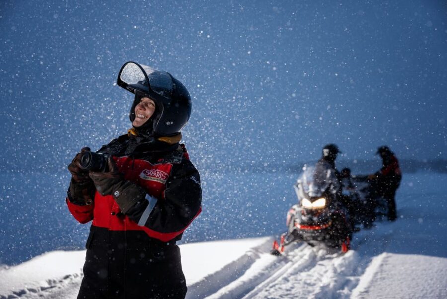 Ruka: Starlight sledging to search for Northern Lights - The forest route after dark