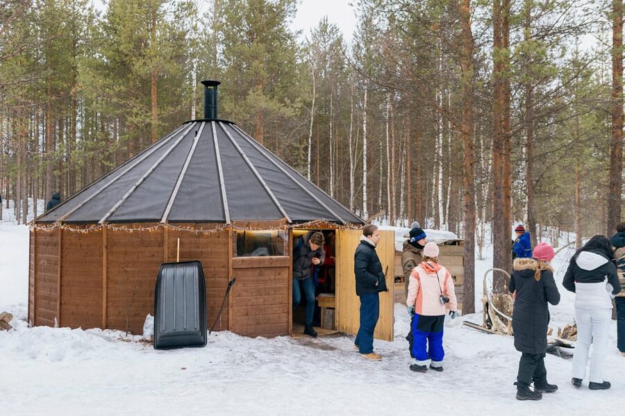 Saariselkä: 10KM Husky Safari with kennel visit - Booking details worth checking