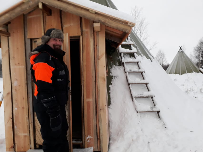 Saariselkä: Ice Fishing Tour to Lake Inari, reindeers& lunch - From Saariselkä to the frozen lake