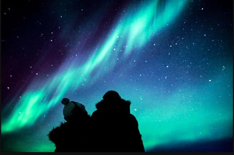 Saariselkä,Kakslauttanen: Aurora Hunting & Photography Tour. - What the guides add to the night