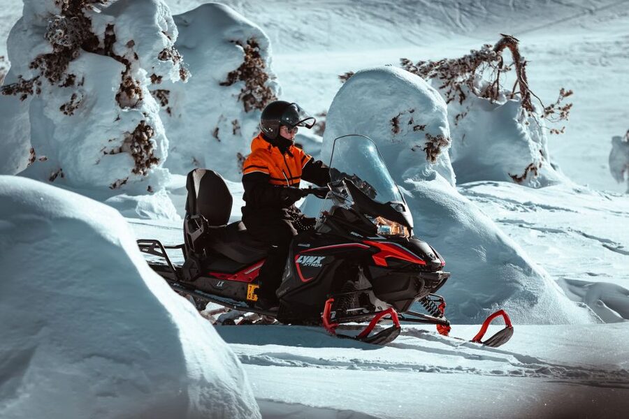 Saariselkä: Snowmobile Adventure for Adults - The quiet-track advantage