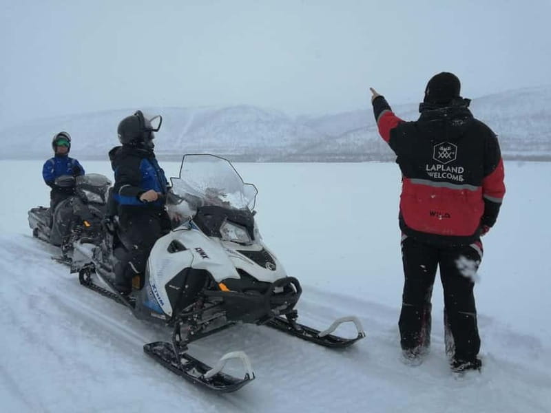 Saariselka: Snowmobile Safari on Tundra with BBQ - From your hotel to the snowmobile base