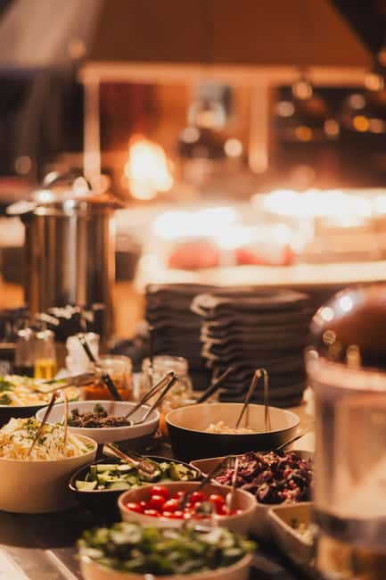 Saariselkä: Wilderness Dinner - Chef's Special Evening - Firelight in a traditional laavu