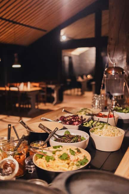 Saariselkä: Wilderness Dinner - Chef's Special Evening - A short walk under the Arctic sky