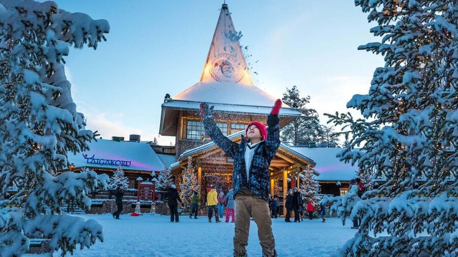 Santa Claus Village Guided Tour & Arctic Circle certificate - The short minivan ride from Rovaniemi