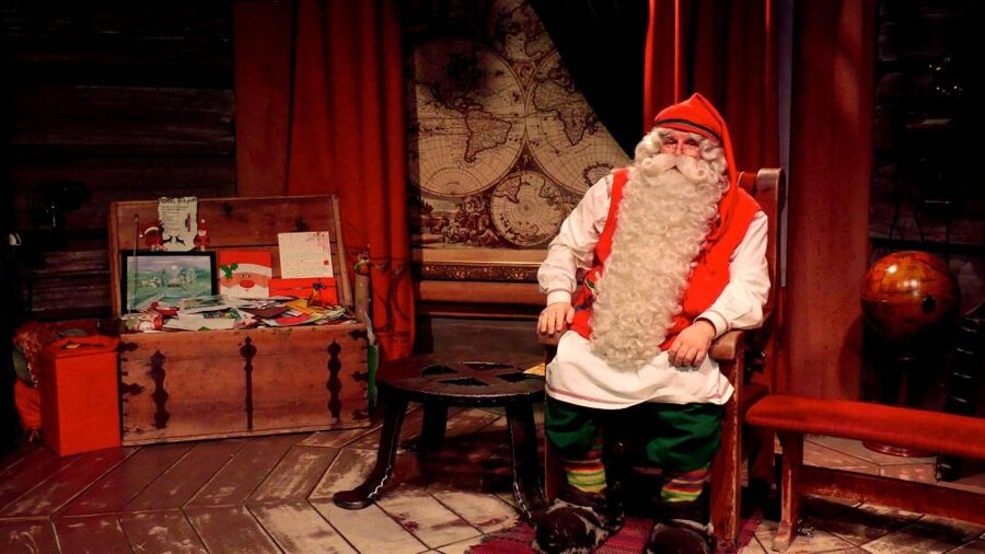 Santa Claus Village Guided Tour & Arctic Circle certificate - Arriving at Santa Claus Village