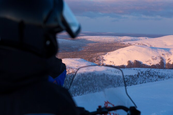 Scenic Snowmobile Safari in Saariselkä - The quiet break with warm blueberry juice