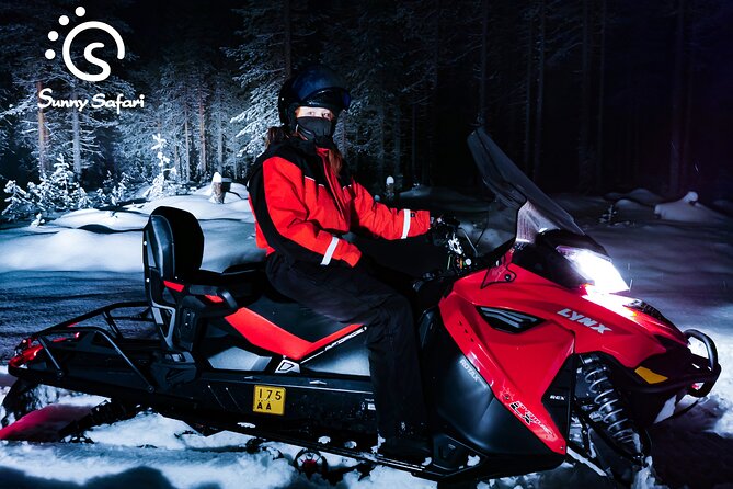 Searching Aurora with Snowmobile - Guide quality and group management