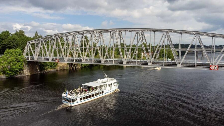 SIGHTSEEING CRUISE AROUND SAVONLINNA - Why Savonlinna looks better from the water