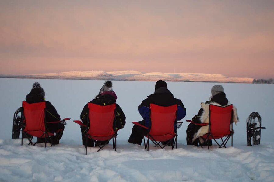 Snowshoe experience with traditional beverages in Lapland - From central Rovaniemi to the snow