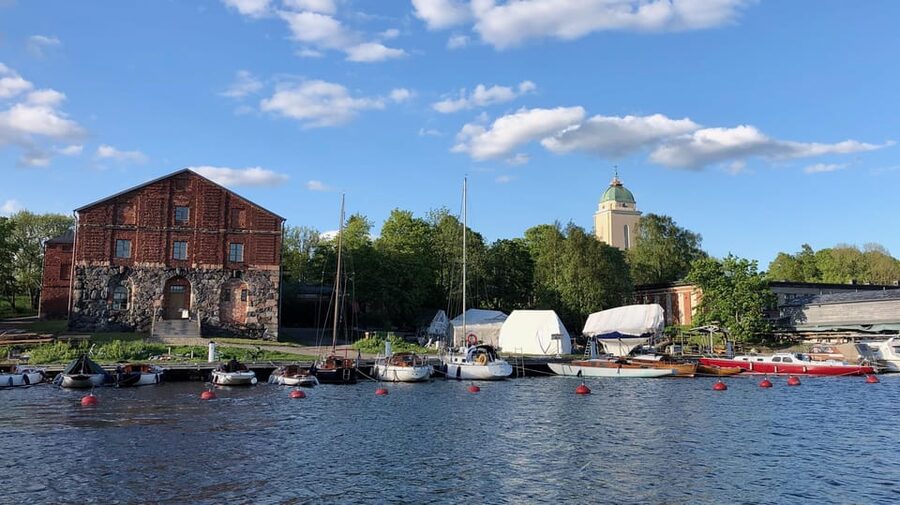 Suomenlinna tour in French with Doro - Piper Park, a change of pace