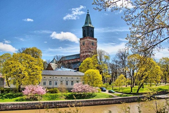Turku tour from Helsinki - Walking through the Great Old Square