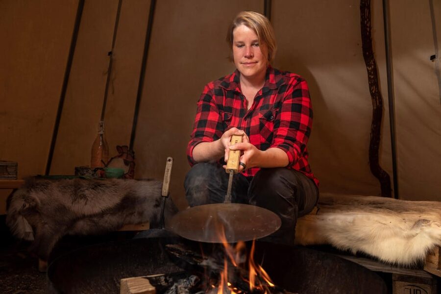 Ylläs: Fireside tasting in a traditional lavvo - Why the lavvo setting matters