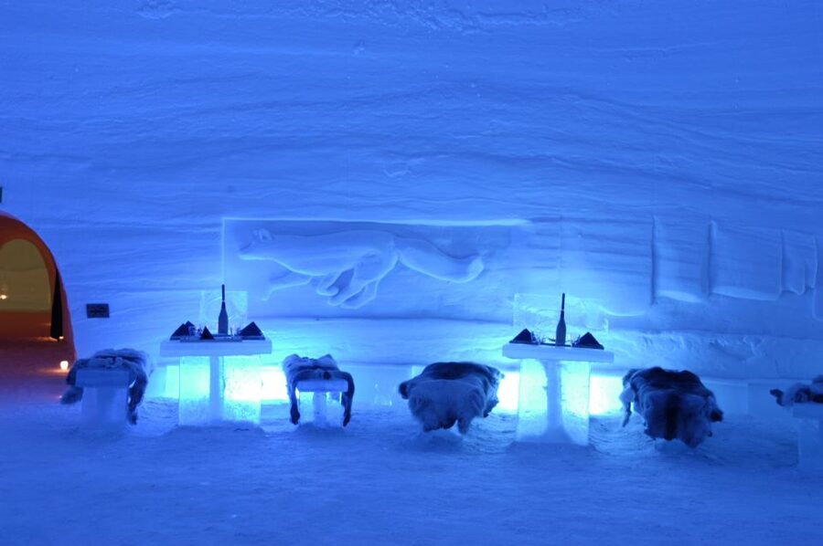 Ylläs: Snowmobile Tour to Arctic Snow Village & Snack - Sharing a snowmobile and choosing your seat